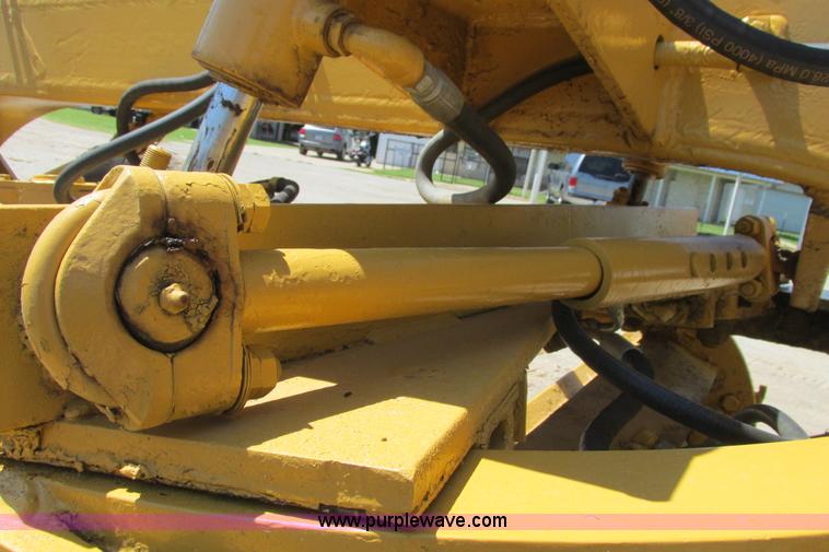 image for item I9602 1963 Allis Chalmers D rigid motor grader