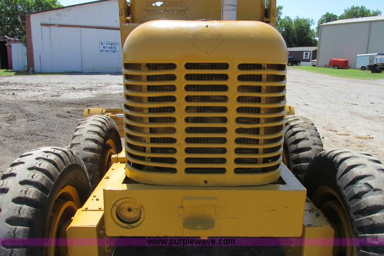 image for item I9602 1963 Allis Chalmers D rigid motor grader