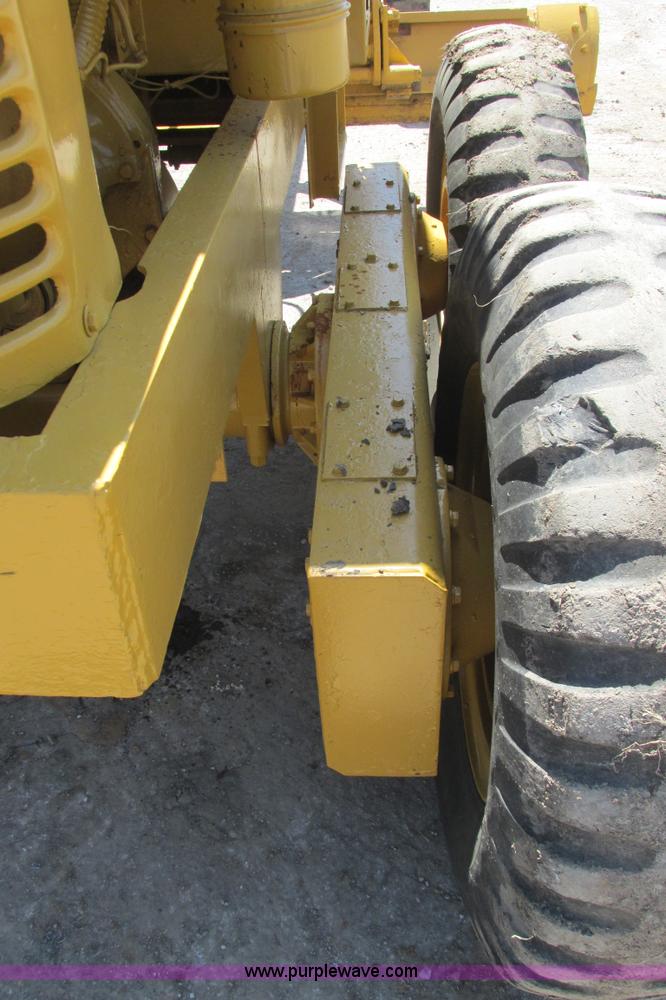 image for item I9602 1963 Allis Chalmers D rigid motor grader