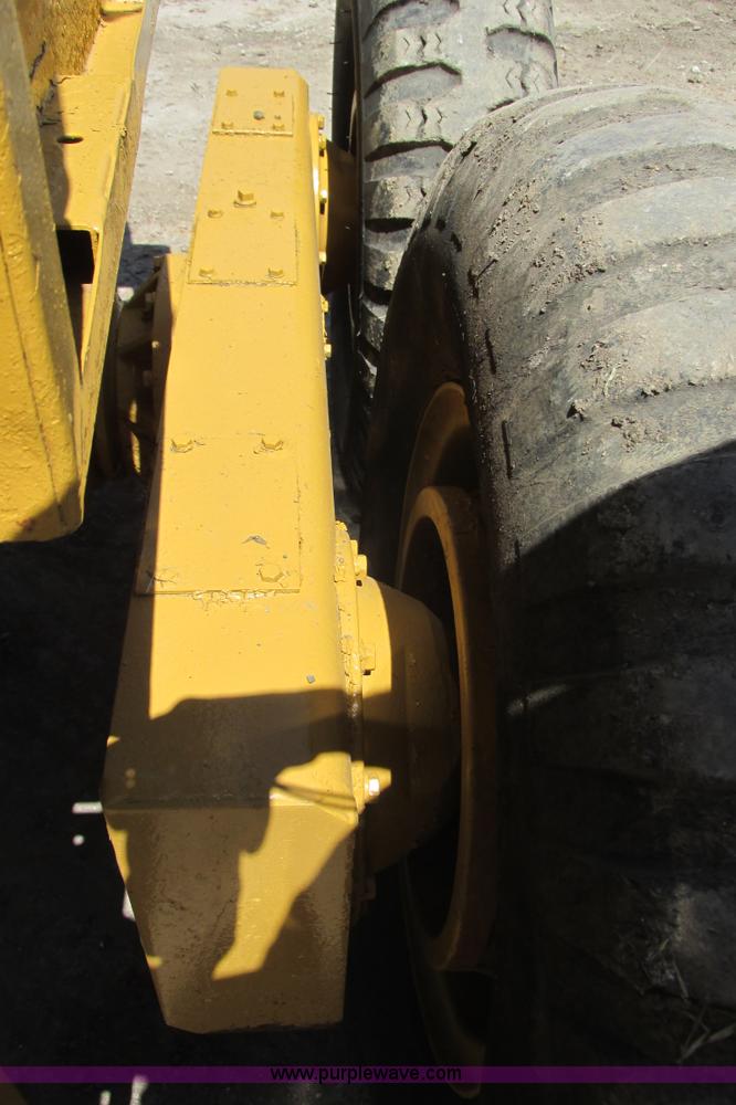 image for item I9602 1963 Allis Chalmers D rigid motor grader