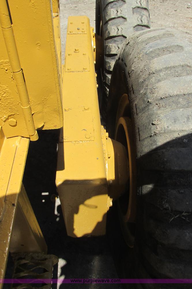 image for item I9602 1963 Allis Chalmers D rigid motor grader