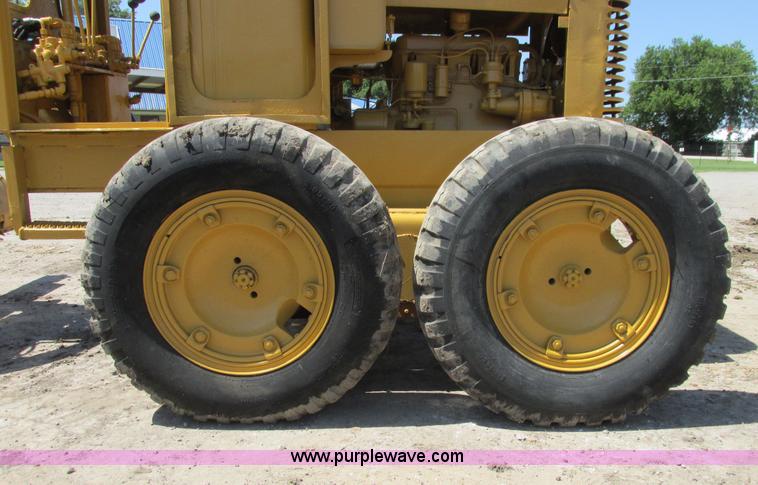 image for item I9602 1963 Allis Chalmers D rigid motor grader