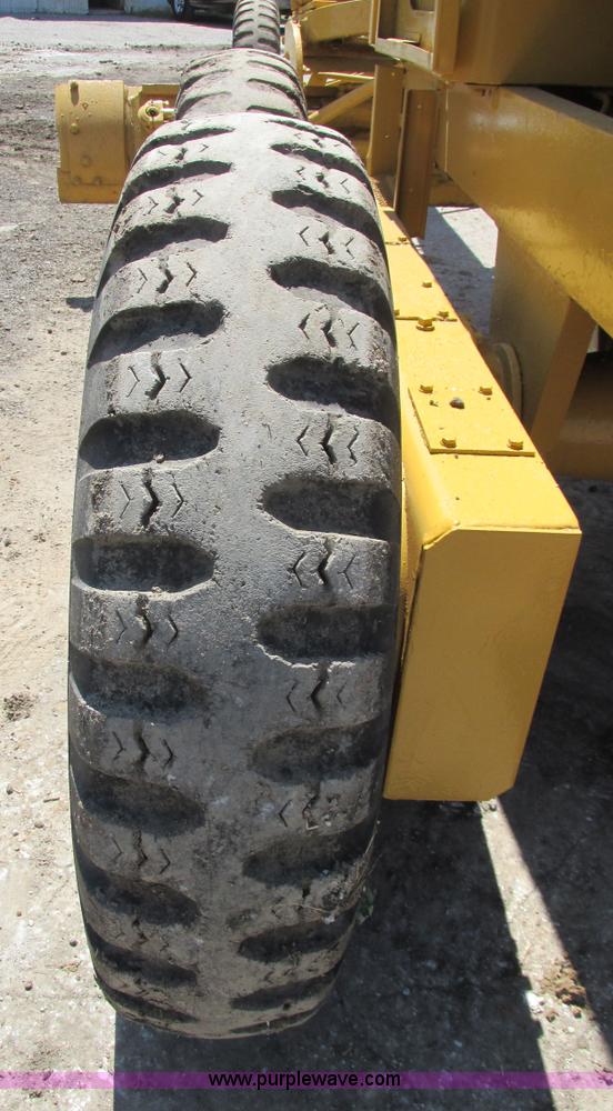 image for item I9602 1963 Allis Chalmers D rigid motor grader