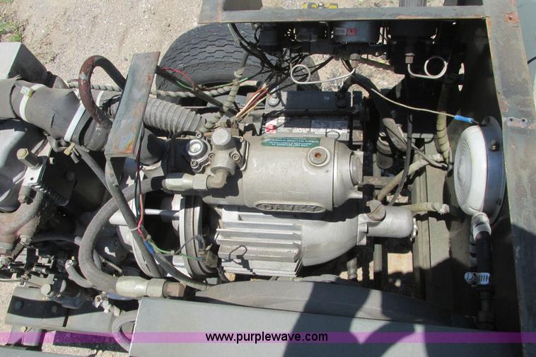 image for item I9604 1993 U.S. Air Force 7MC2A air compressor