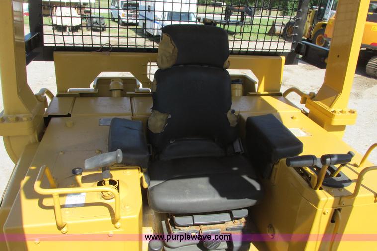image for item I9607 1996 Caterpillar D4H LGP dozer