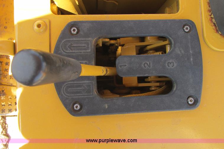 image for item I9607 1996 Caterpillar D4H LGP dozer