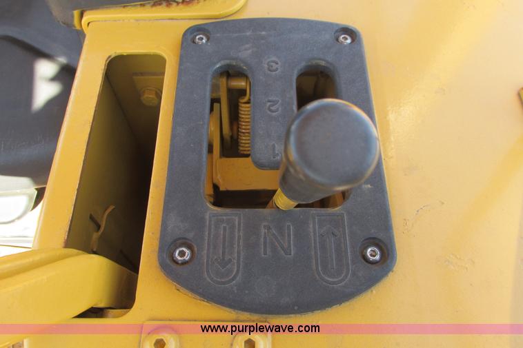 image for item I9607 1996 Caterpillar D4H LGP dozer