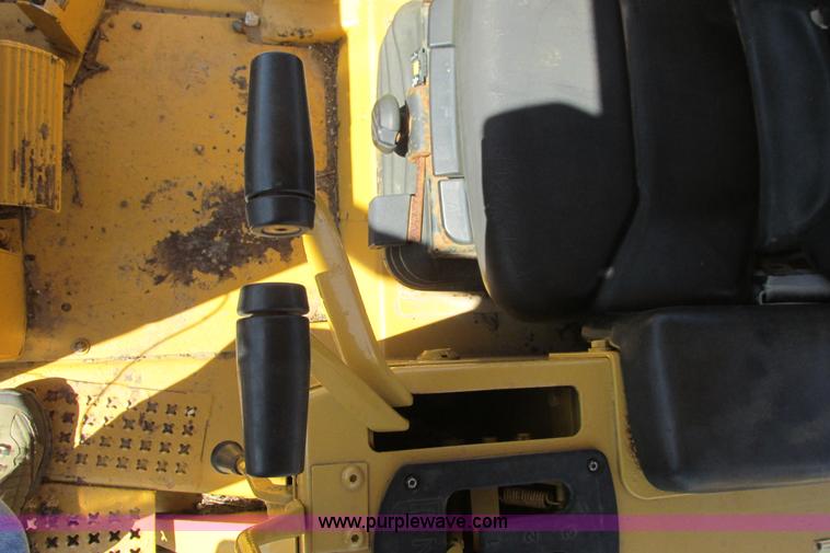 image for item I9607 1996 Caterpillar D4H LGP dozer