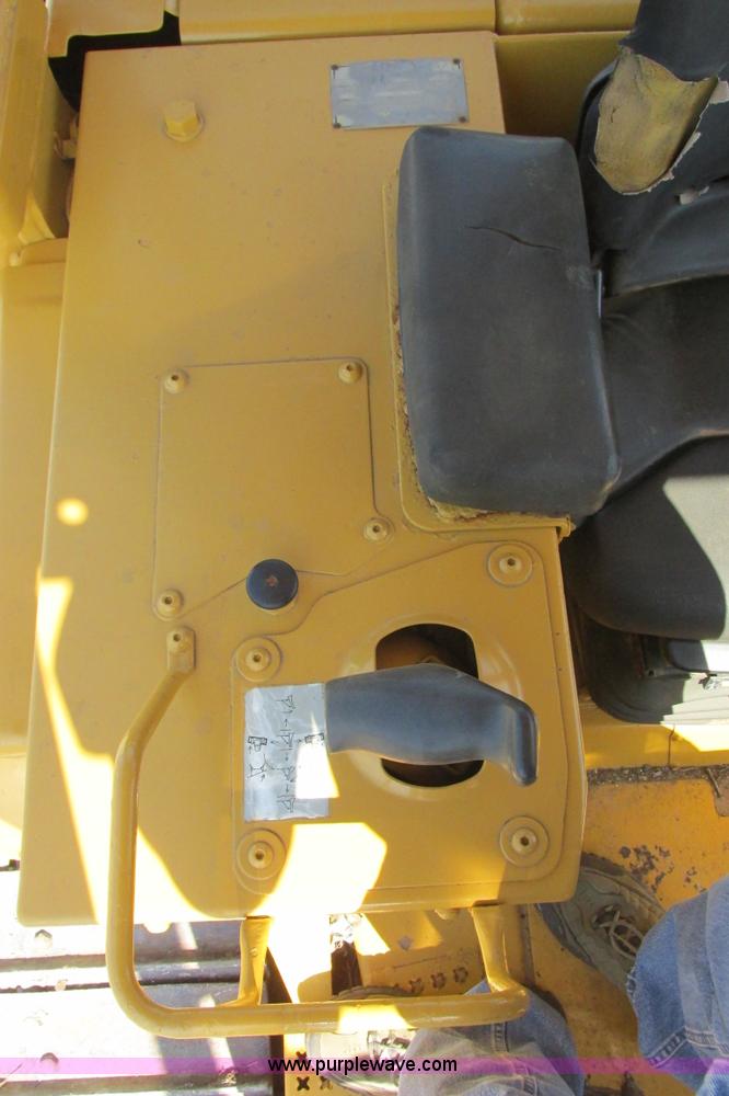 image for item I9607 1996 Caterpillar D4H LGP dozer