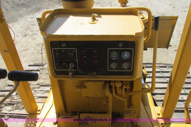 image for item I9607 1996 Caterpillar D4H LGP dozer