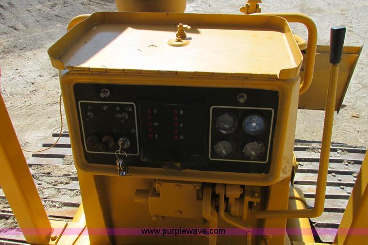 image for item I9607 1996 Caterpillar D4H LGP dozer