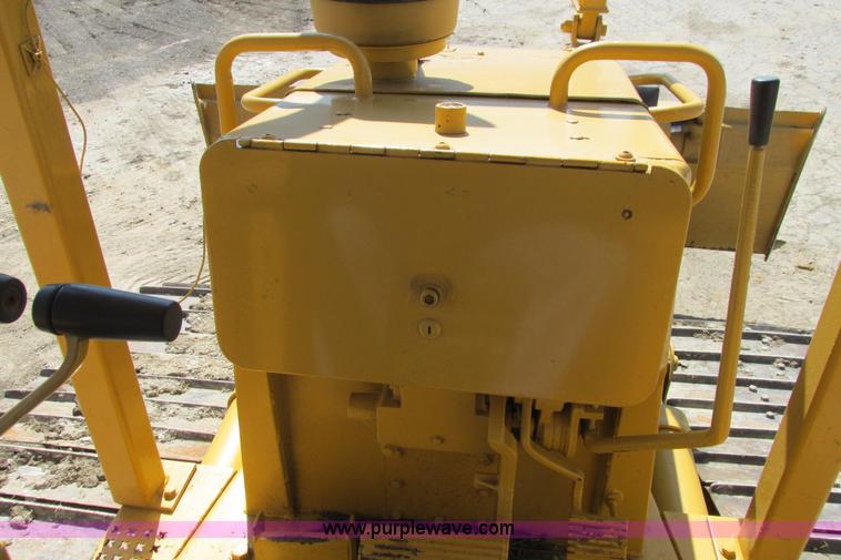 image for item I9607 1996 Caterpillar D4H LGP dozer