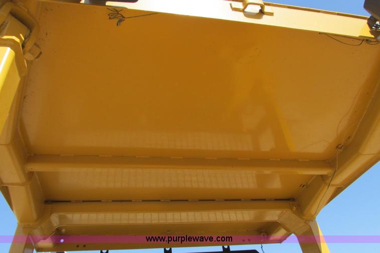 image for item I9607 1996 Caterpillar D4H LGP dozer