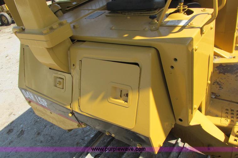 image for item I9607 1996 Caterpillar D4H LGP dozer