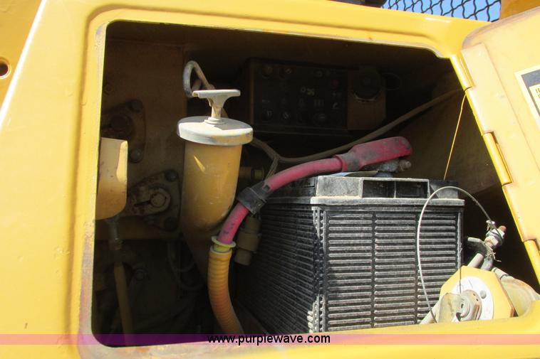 image for item I9607 1996 Caterpillar D4H LGP dozer