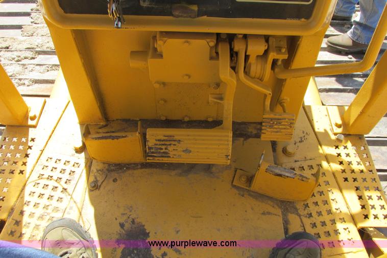 image for item I9607 1996 Caterpillar D4H LGP dozer