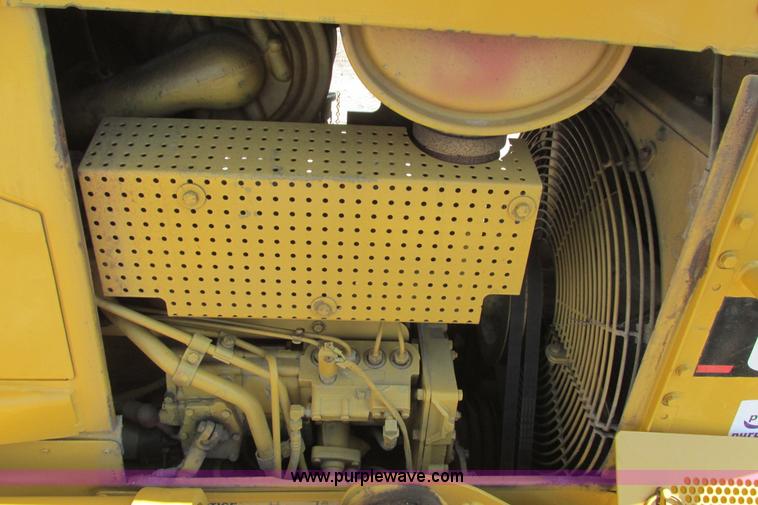 image for item I9607 1996 Caterpillar D4H LGP dozer