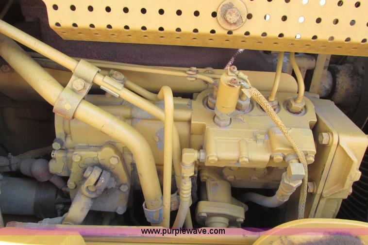image for item I9607 1996 Caterpillar D4H LGP dozer
