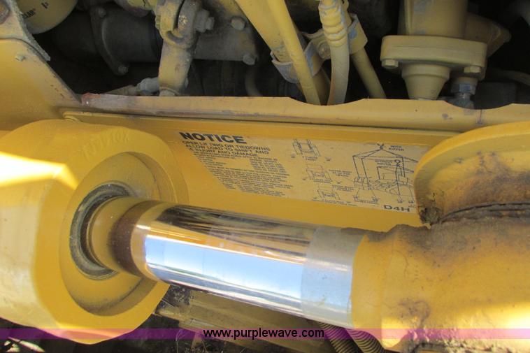 image for item I9607 1996 Caterpillar D4H LGP dozer