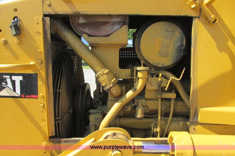 image for item I9607 1996 Caterpillar D4H LGP dozer