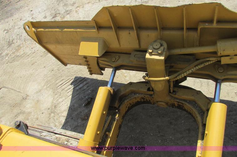 image for item I9607 1996 Caterpillar D4H LGP dozer