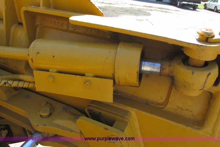 image for item I9607 1996 Caterpillar D4H LGP dozer