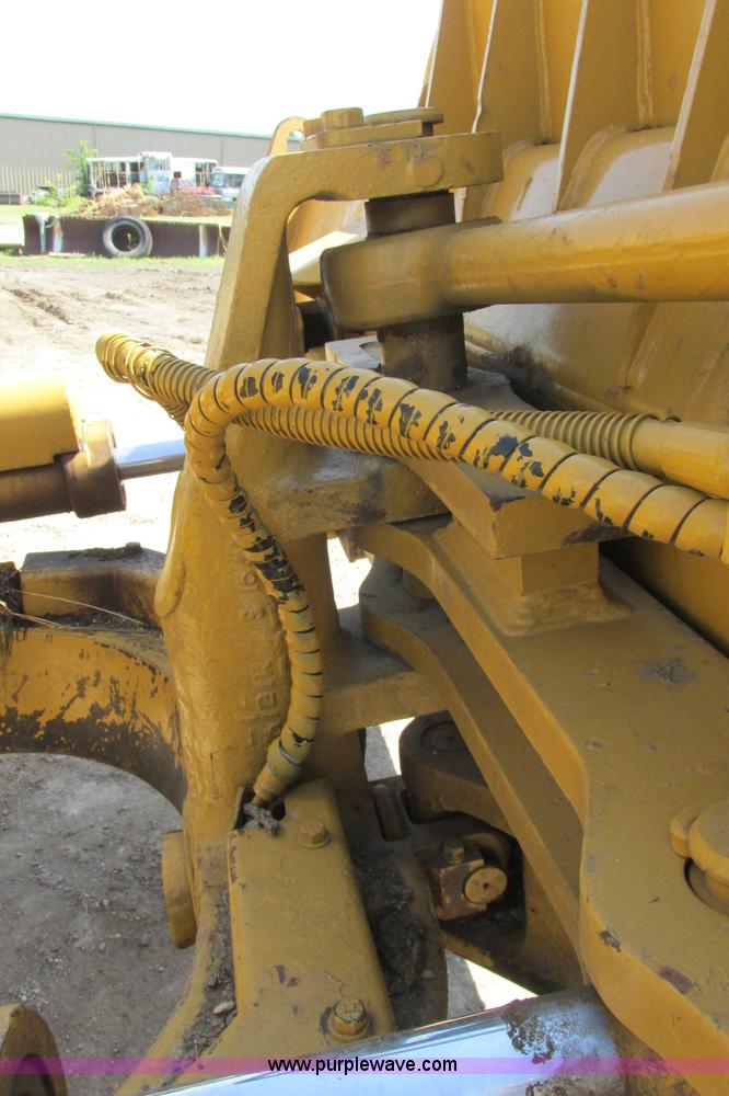 image for item I9607 1996 Caterpillar D4H LGP dozer