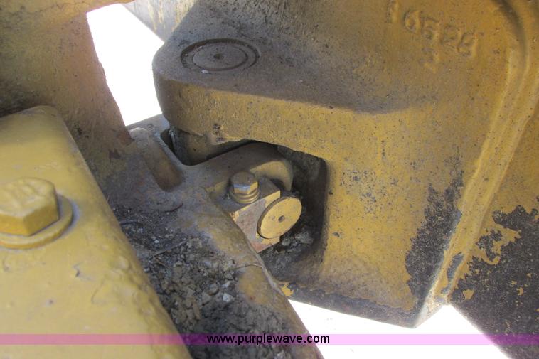 image for item I9607 1996 Caterpillar D4H LGP dozer