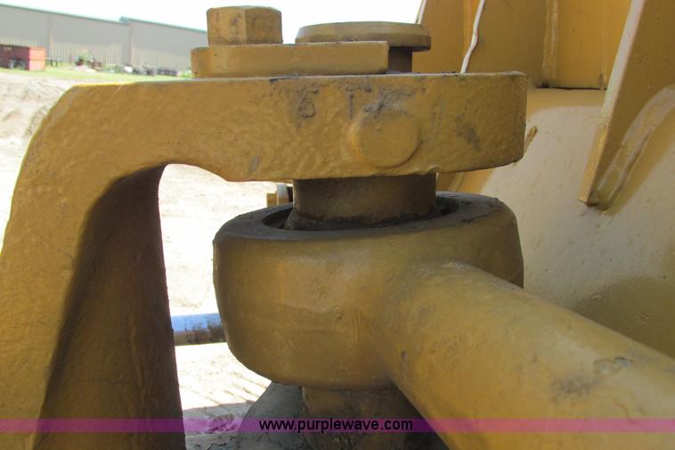 image for item I9607 1996 Caterpillar D4H LGP dozer