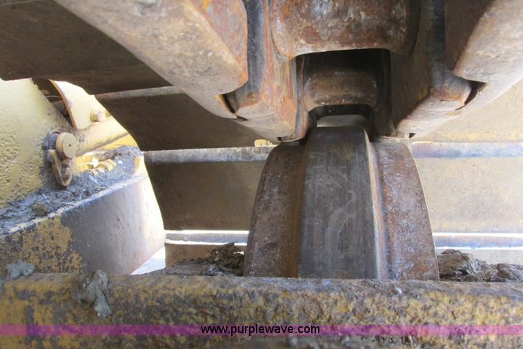 image for item I9607 1996 Caterpillar D4H LGP dozer