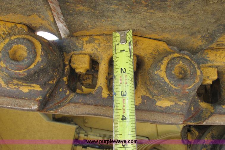 image for item I9607 1996 Caterpillar D4H LGP dozer
