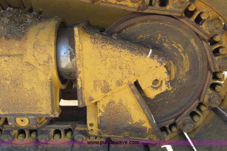 image for item I9607 1996 Caterpillar D4H LGP dozer
