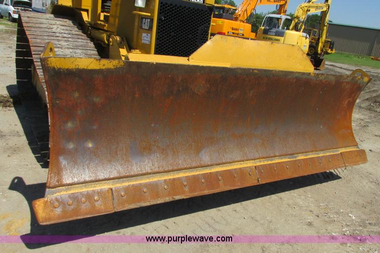 image for item I9607 1996 Caterpillar D4H LGP dozer