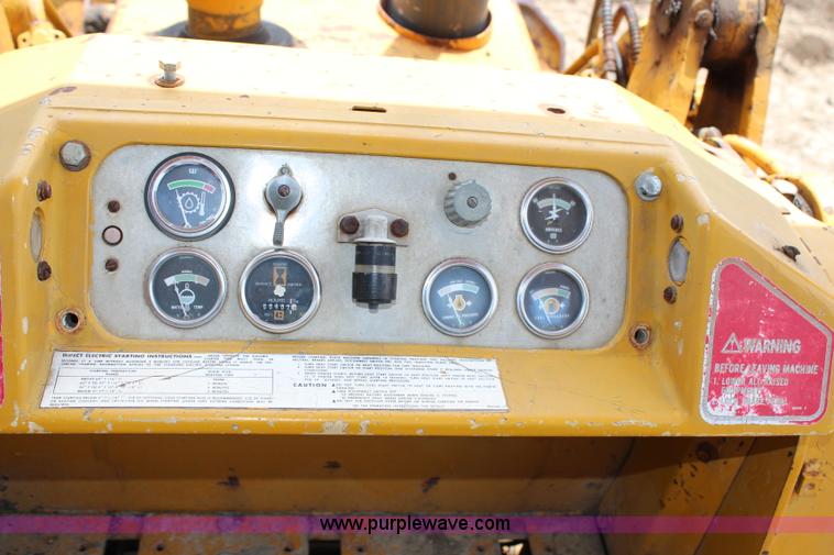 image for item J1021 1974 Caterpillar 941B track loader
