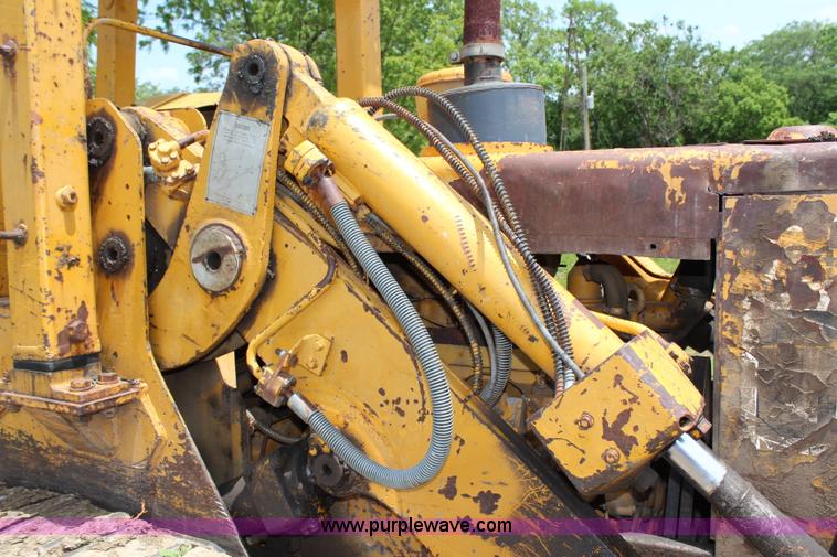 image for item J1021 1974 Caterpillar 941B track loader