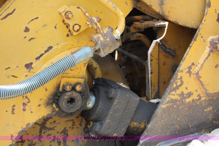 image for item J1021 1974 Caterpillar 941B track loader