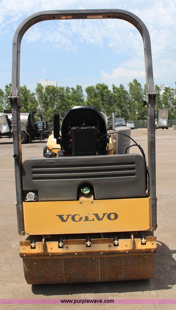 image for item J1069 2007 Volvo DD29 vibratory asphalt roller