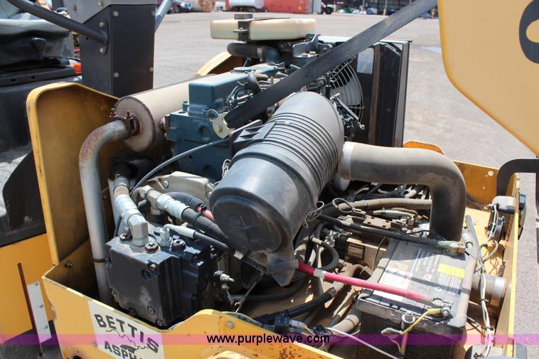 image for item J1069 2007 Volvo DD29 vibratory asphalt roller