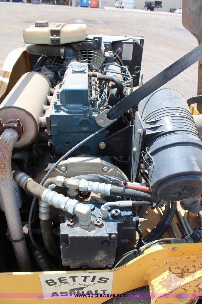 image for item J1069 2007 Volvo DD29 vibratory asphalt roller