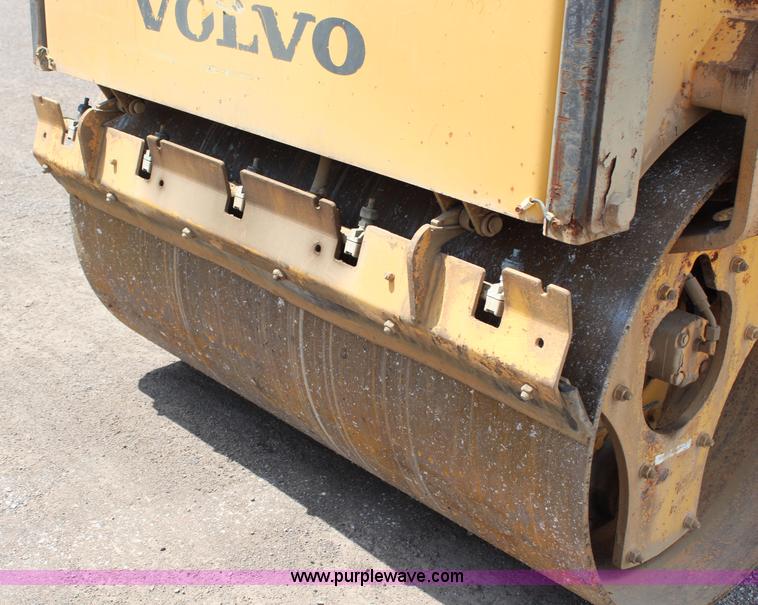 image for item J1069 2007 Volvo DD29 vibratory asphalt roller
