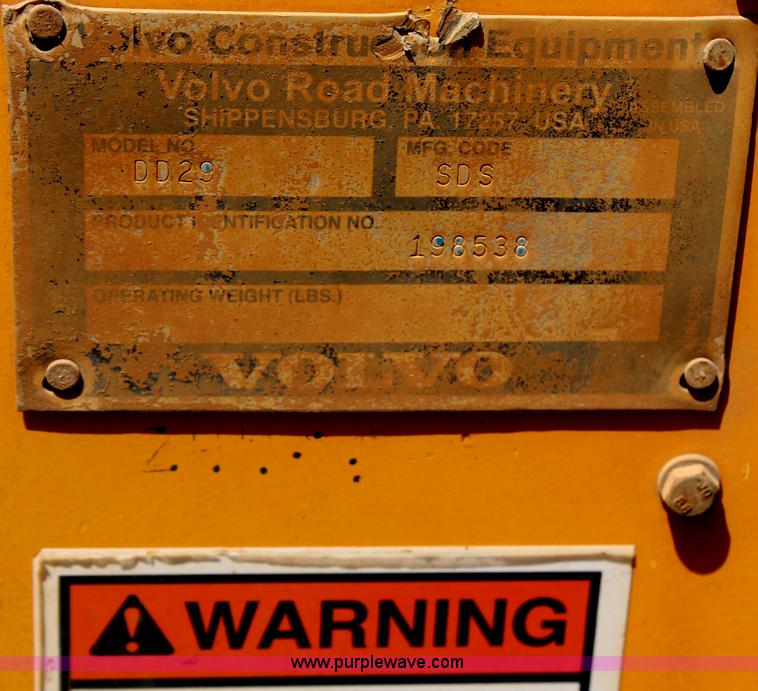 image for item J1069 2007 Volvo DD29 vibratory asphalt roller