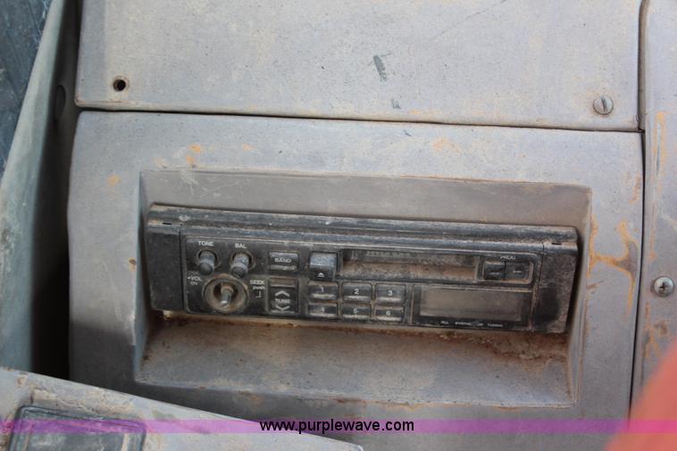 image for item J2184 1995 Hyundai Robex 290LC-3 excavator
