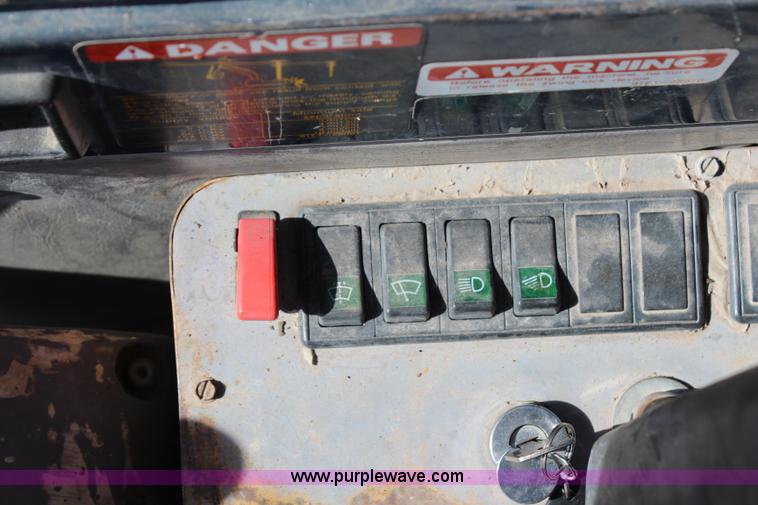 image for item J2184 1995 Hyundai Robex 290LC-3 excavator