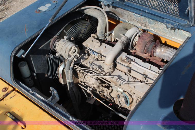 image for item J2184 1995 Hyundai Robex 290LC-3 excavator