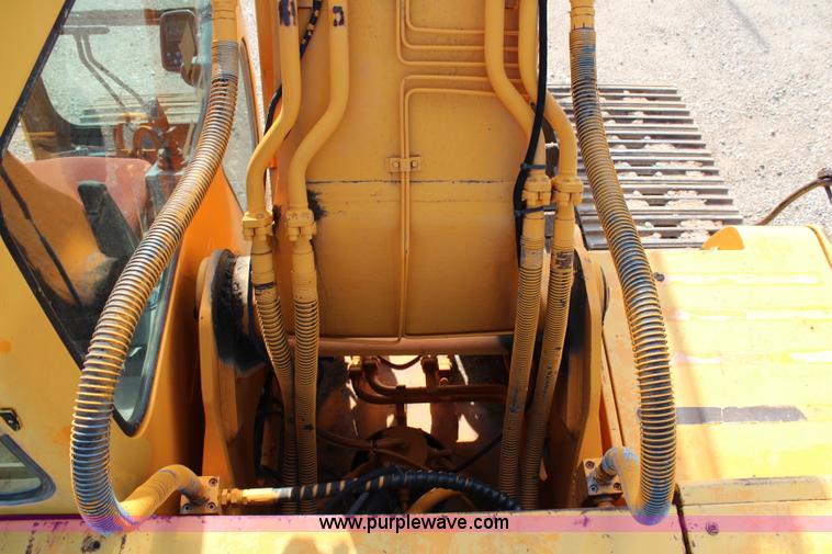 image for item J2184 1995 Hyundai Robex 290LC-3 excavator