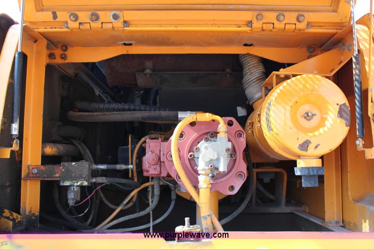 image for item J2184 1995 Hyundai Robex 290LC-3 excavator