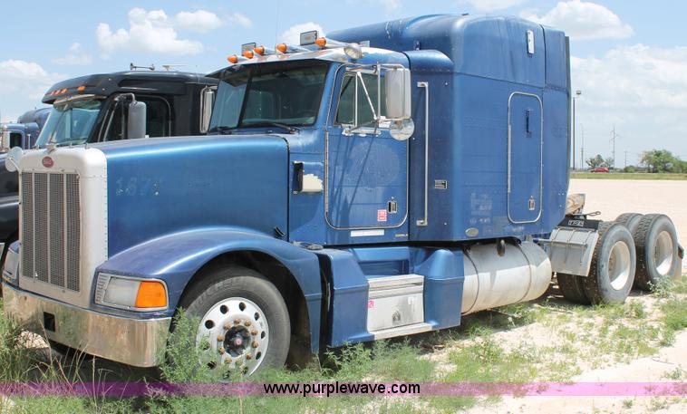 image for item C3896 1999 Peterbilt 377 semi truck