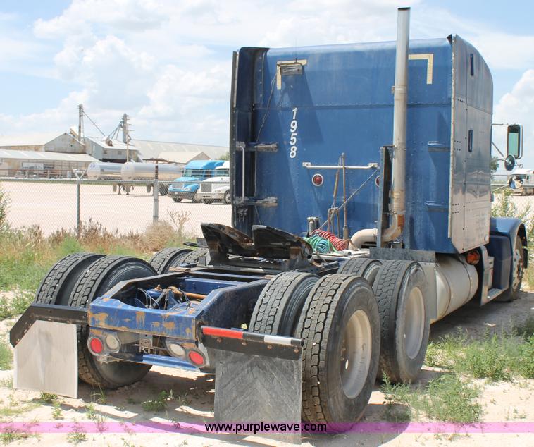 image for item C3896 1999 Peterbilt 377 semi truck