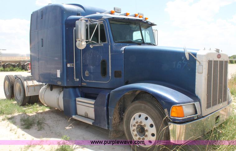 image for item C3896 1999 Peterbilt 377 semi truck