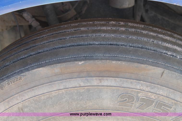 image for item C3896 1999 Peterbilt 377 semi truck